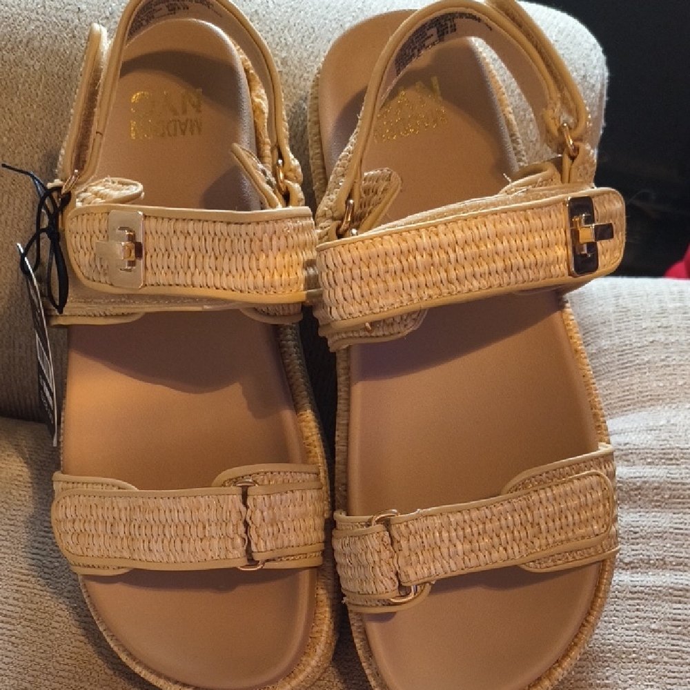 Women Tan Sandals Size 11
